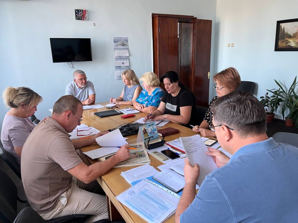 Василий Овчаров: Сегодня, 14 августа, провел оперативное совещание по рабочим вопросам с участием заместителей Главы и руководителей структурных подразделений Администрации округа