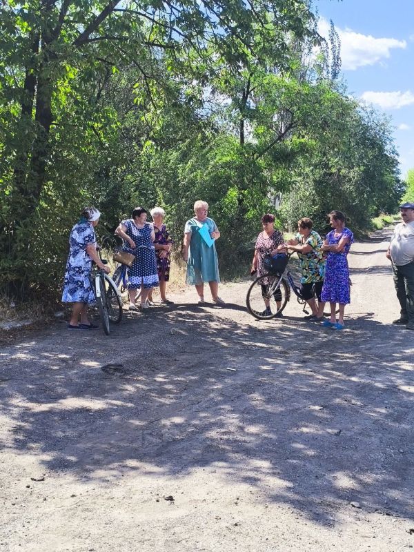 14 августа 2025 года в селе Кирилловка Волновахского муниципального округа состоялась встреча с гражданами, на которой присутствовала заведующая Новоандреевским территориальным сектором департамента по развитию территорий...