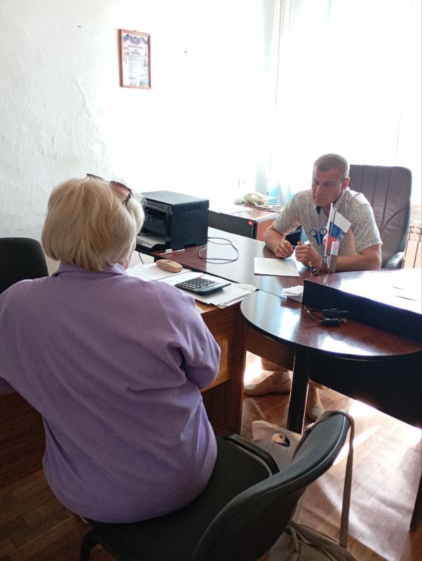 В среду депутат Мангушского муниципального совета, член фракции Всероссийской политической партии «Единая Россия» в Мангушском муниципальном совете, координатор проекта «Российское село» партии «Единая Россия» Троян...