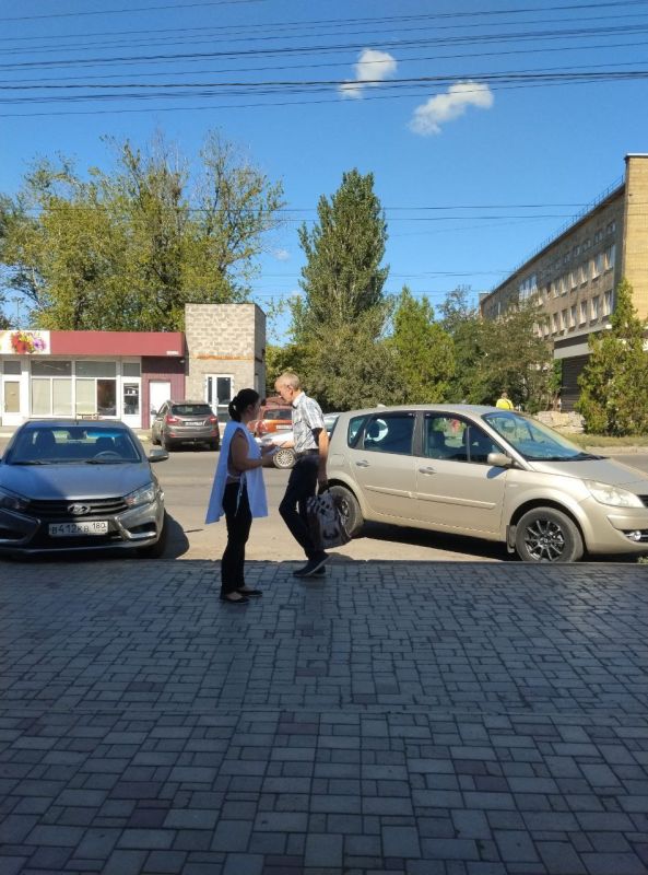 Сегодня, 14 августа в Червоногвардейском районе городского округа Макеевка по инициативе активистов Совета женщин Макеевки Червоногвардейского района прошла акция «Улица Героев»