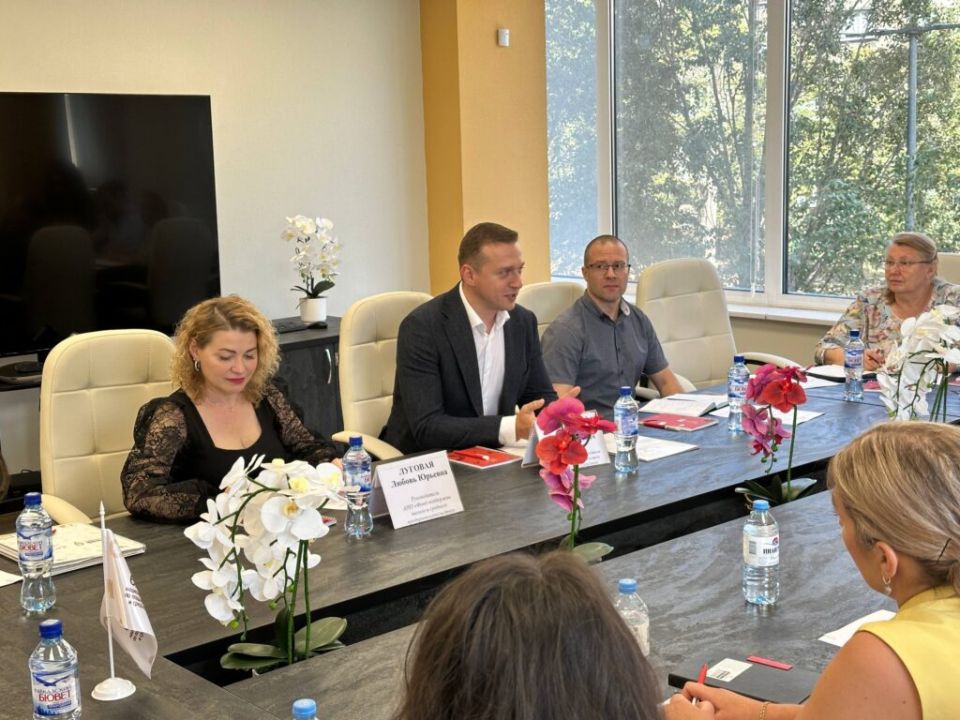 Вице-премьер Владимир Ежиков встретился с представителями малого и среднего бизнеса