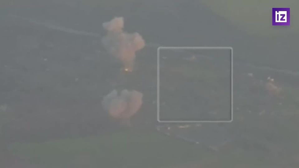 На кадрах Минобороны РФ — освобождение военнослужащими 36-й мотострелковой бригады группировки войск "Восток" населённого пункта Искра в ДНР