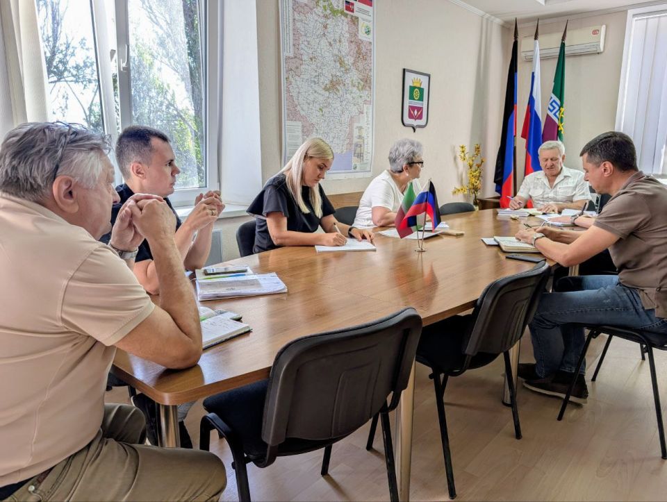 Глава муниципального образования Старобешевский муниципальный округ Николай Михайлов провел оперативное совещание по текущим вопросам