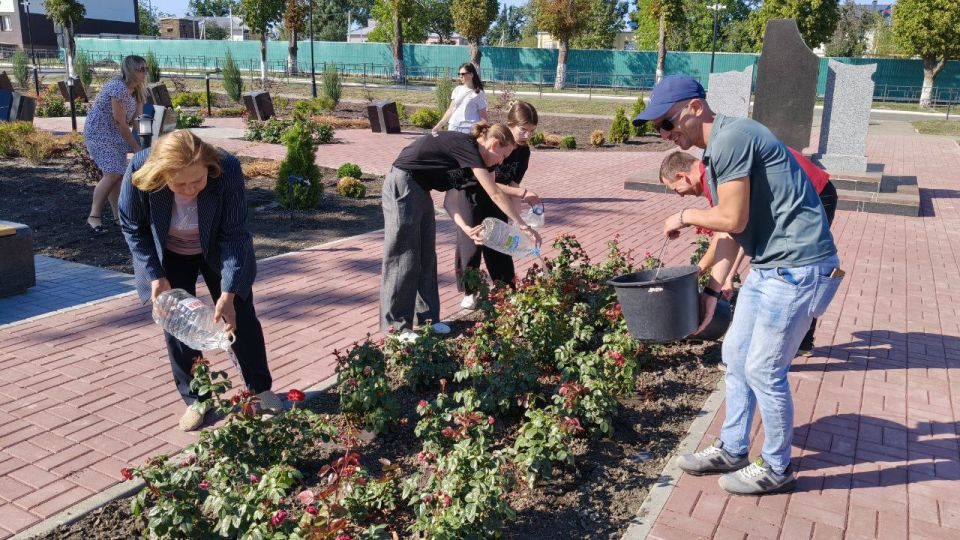 «Спасём зелёные насаждения: Акция по их поливу»
