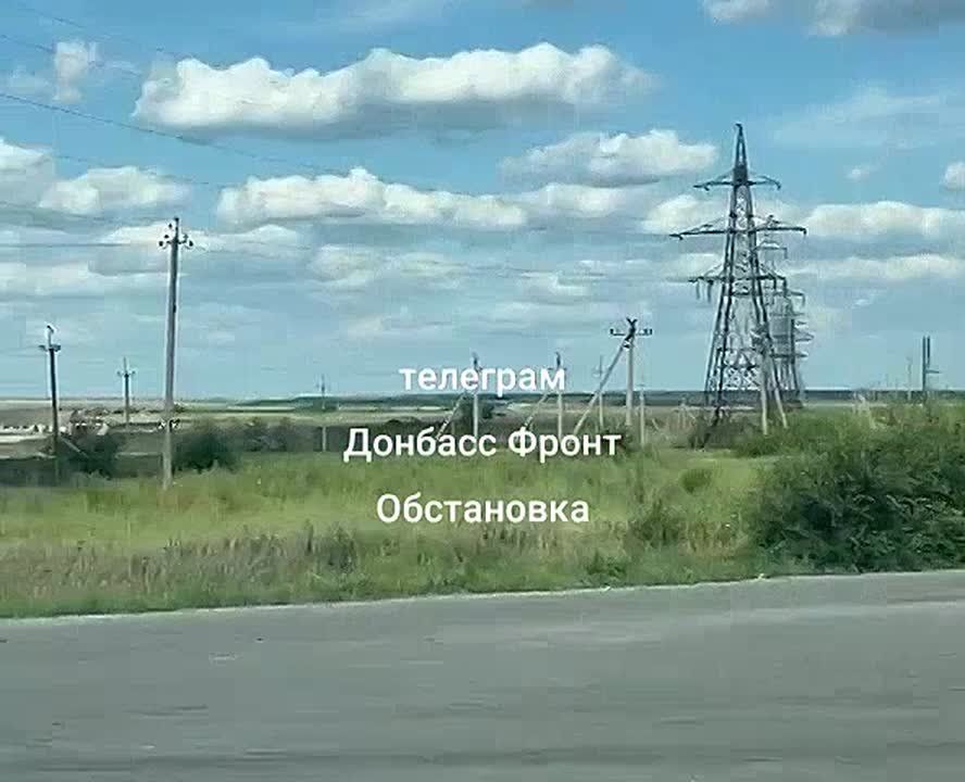 Последствия удара по блокпосту на трассе Покровск-Павлоград