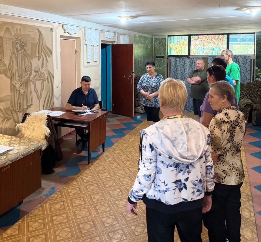 Роман Конев: 14 августа 2025 года во исполнение поручения Главы Донецкой Народной Республики Дениса Пушилина депутат Горловского городского совета Алексей Костин провёл встречу с жителями города Горловка, а так же посетил...