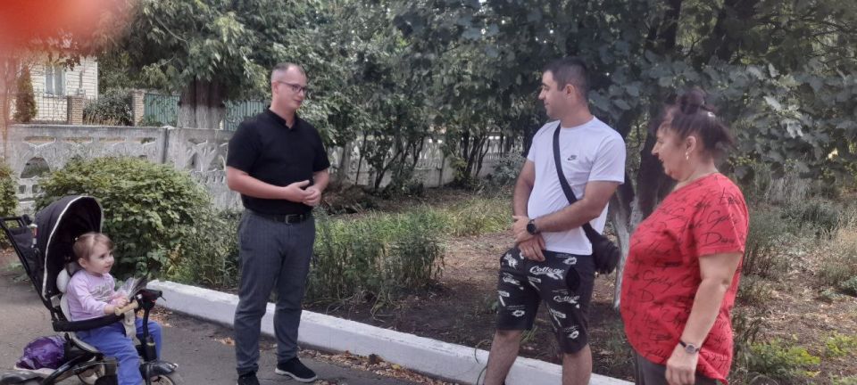 Во исполнение поручения Главы Донецкой Народной Республики Дениса Владимировича Пушилина о ведении постоянного диалога с жителями республики, директор ГБОУ "Школа №3 города Дебальцево" Сергей Брюх провел встречу с...