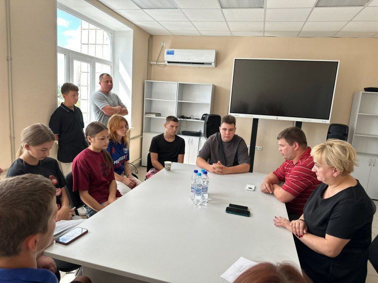 В рамках федерального проекта «ГосСтарт.Диалог» заместитель председателя Комитета Народного Совета по труду, занятости, социальной политике и делам ветеранов Юлия Крюкова (фракция «Единая Россия») и член Комитета Народного...