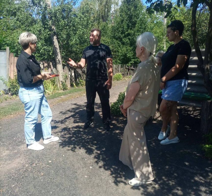 Депутат Снежнянского городского совета Иван Михайлов встретился с жителями посёлка Первомайское