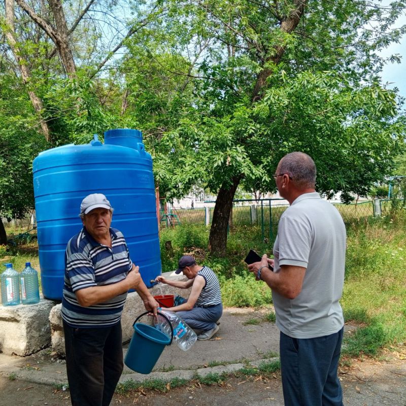 Во исполнение поручения Главы Донецкой Народной Республики Дениса Владимировича Пушилина о ведении постоянного диалога с жителями республики, председатель Дебальцевского городского совета Сергей Шульженко провел опрос...