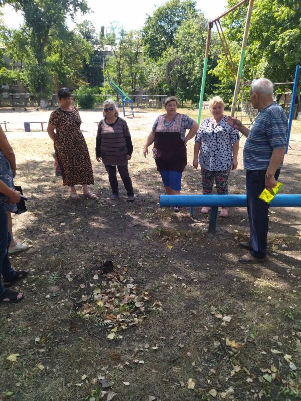 Во исполнение поручения Главы Донецкой Народной Республики Дениса Владимировича Пушилина о ведении постоянного диалога с жителями республики, депутат Дебальцевского городского совета Сергей Кириченко встретился с жителями...