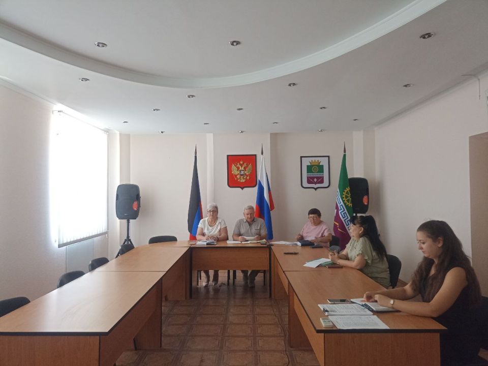 Николай Михайлов: Сегодня провел расширенное совещание с руководителями образовательных учреждений Старобешевского муниципального округа