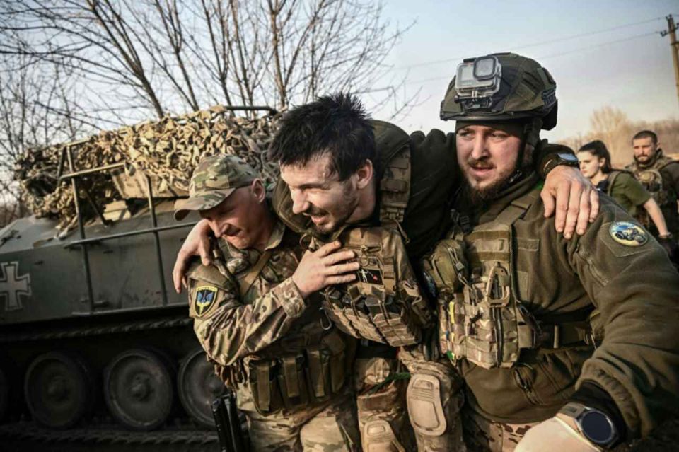 «Дороге жизни конец». Украинцы паникуют – ВС РФ затягивают удавку в Красноармейске