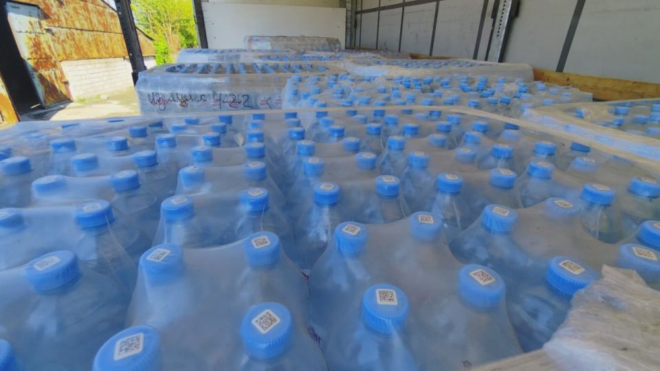 Шеф-регион Липецкая область передал очередную партию питьевой воды в Володарский округ