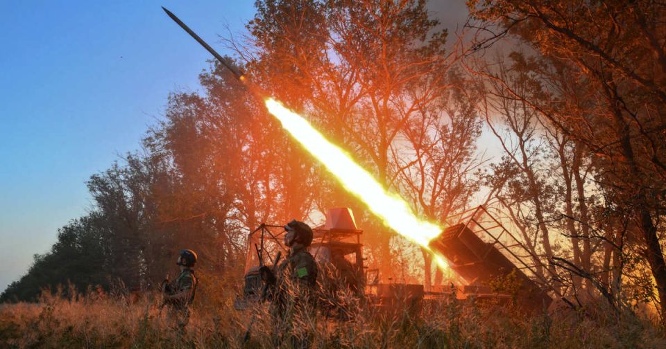 Расчет "Града" сжег скопление пехоты украинских боевиков в ДНР