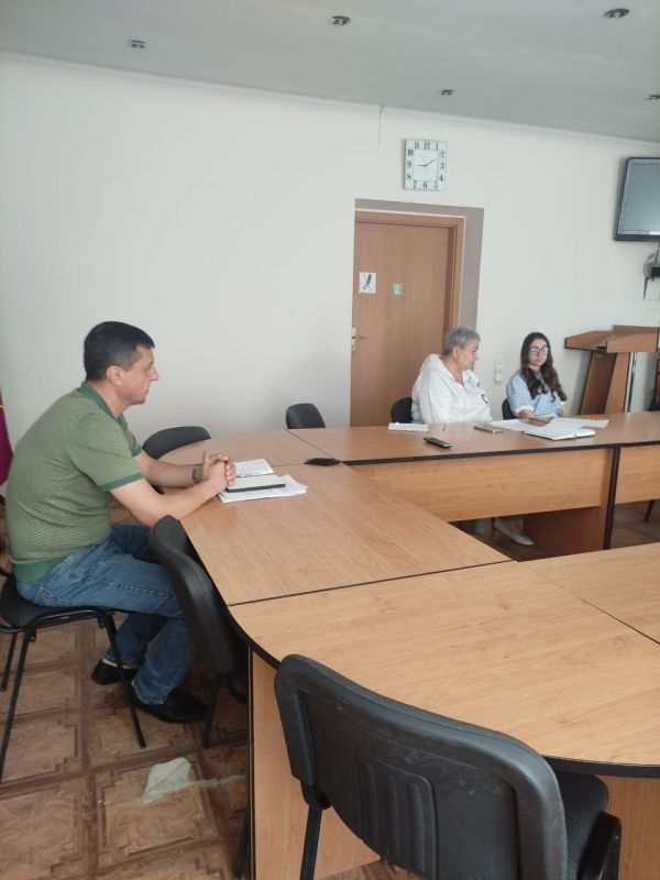 Сегодня заместитель Главы Администрации Старобешевского муниципального округа Юрий Манжелеев провел совещание с индивидуальными предпринимателями округа