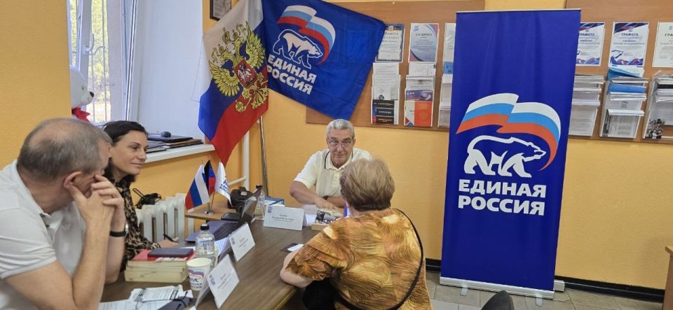 В местной общественной приемной Партии "Единая Россия " Докучаевского местного отделения прошёл прием представителей адвокатской палаты ДНР