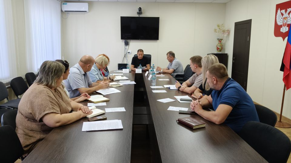 Константин Зинченко: Провел заседание штаба по вопросам здравоохранения, на котором обсудили актуальные вопросы, касающиеся состояния и развития здравоохранения в нашем округе