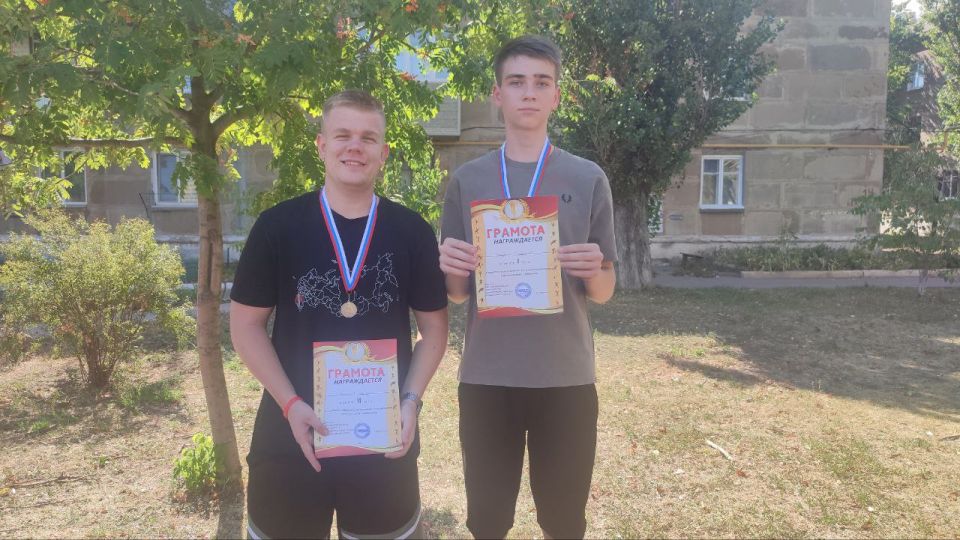 В Ждановке прошло городское соревнование по настольному теннису