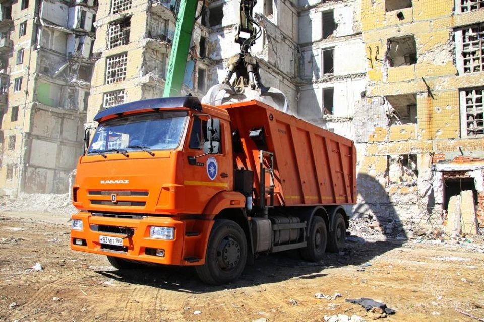 В Красногоровке сотрудники МЧС России по ДНР обезвредили более 4 тыс. боеприпасов