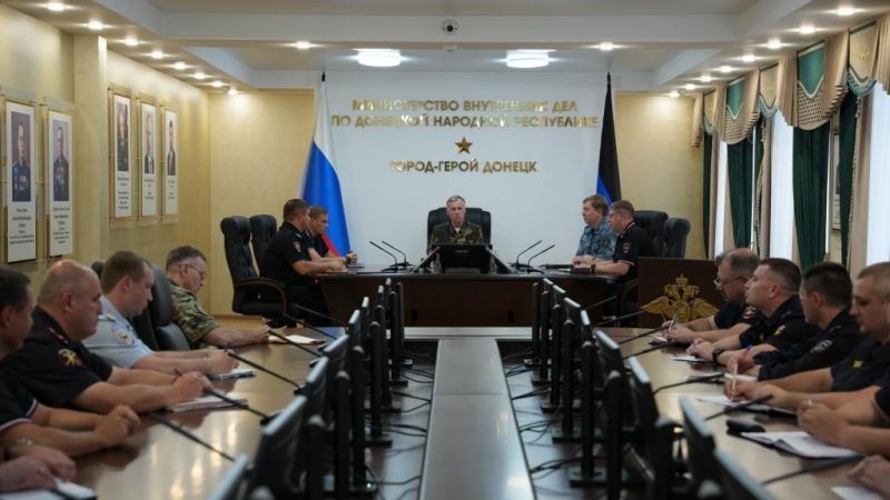 Александр Горовой посетил Донецкую Народную Республику