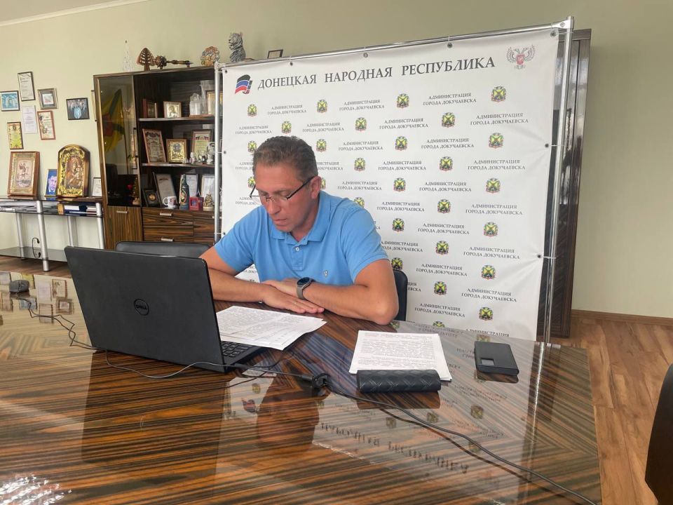 Глава администрации городского округа Докучаевск Александр Качанов подвел итоги недели