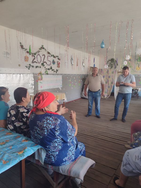 Встреча с населением. Проведена встреча с жителями села Григорьевка, на которой присутствовал и отвечал на вопросы жителей начальник Тельмановского территориального отдела Администрации Тельмановского муниципального округа...