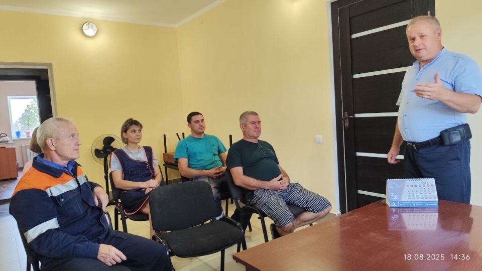 Сегодня депутат Тельмановского муниципального совета Владимир Ермак встретился с сотрудниками Тельмановского участка Старобешевского УГГ ГК «Донбассгаз»