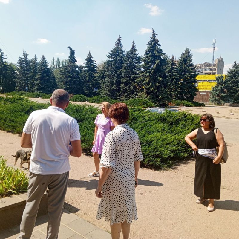 Во исполнение поручения Главы Донецкой Народной Республики Дениса Владимировича Пушилина о ведении постоянного диалога с жителями республики, председатель Дебальцевского городского совета Сергей Шульженко провел встречу с...