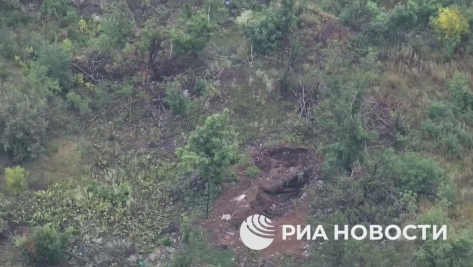 Подразделения 98-й воздушно-десантной дивизии обнаружили и уничтожили замаскированное подземное укрытие с украинскими военнослужащими под Часовым Яром, применив тактическую уловку с БПЛА