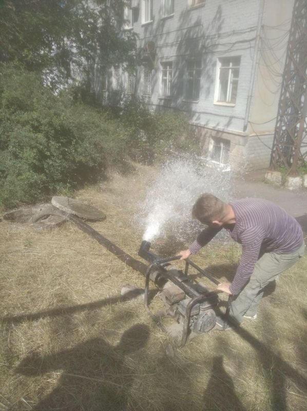 Александр Качанов: Бригада Якутии провела работы в четырех квартирах Докучаевска