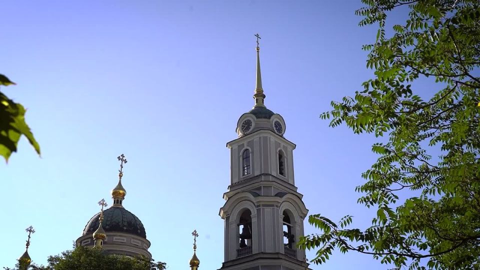 Кирилл Макаров: Волонтёры посетили церковную службу в Спасо-Преображенском соборе в день Яблочного Спаса