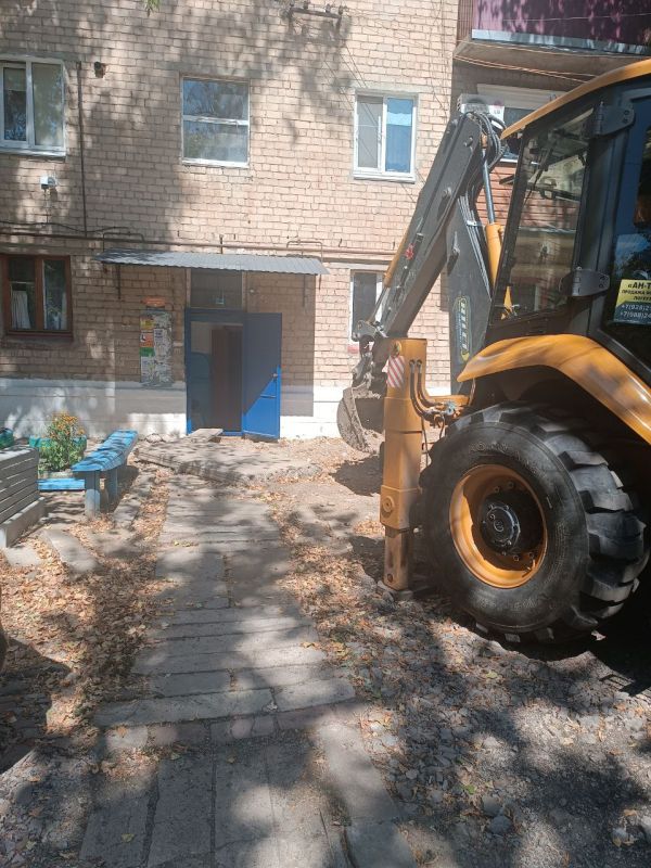 В Ждановке продолжают работу по благоустройству