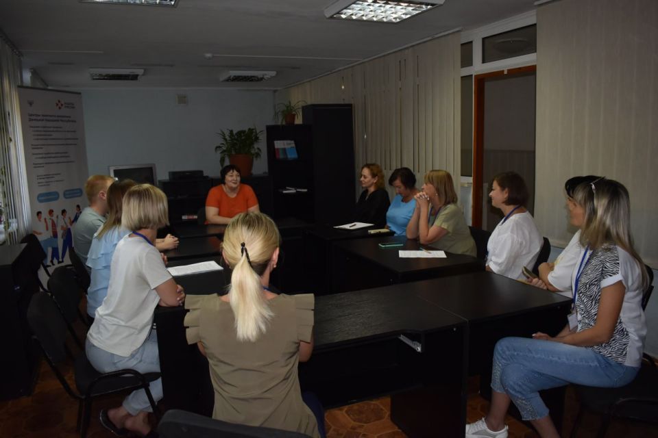 Лидер общественного мнения встретилась с коллективом Центра занятости Кировского