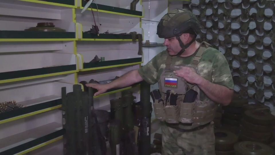 Сотрудники МВД по ДНР восстанавливают порядок в освобождённом Селидово