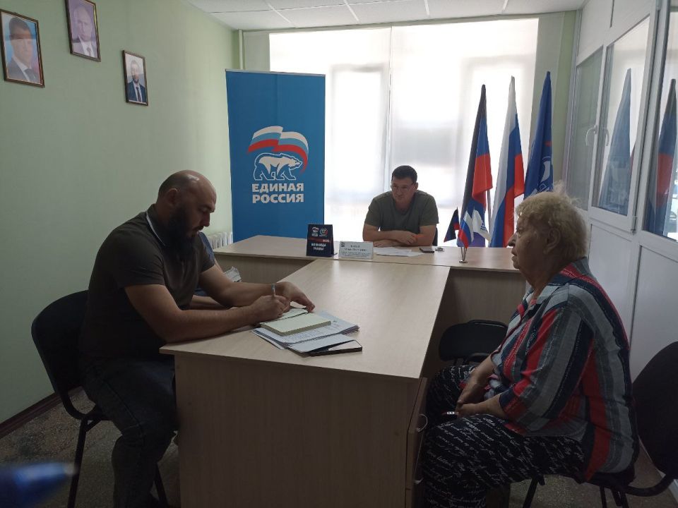 Игорь Лызов: Провёл приём в общественной приёмной Амвросиевского местного отделения Всероссийской политической партии «Единая Россия»