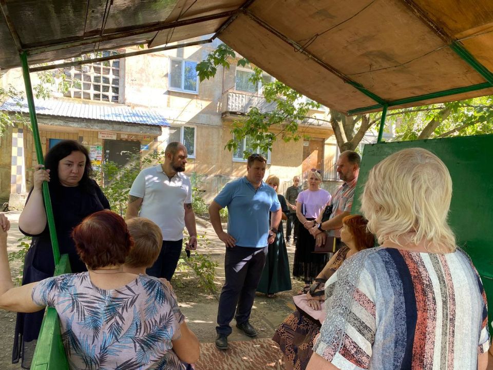 Виктория Жукова: Сегодня провела еще одну встречу с гражданами по адресу переулок Николенко, дом 11