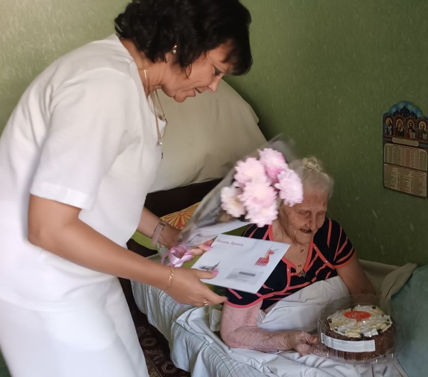 Свой юбилей отмечает жительниц Амвросиевки, участник Великой Отечественной войны Скуднова Нина Константиновна