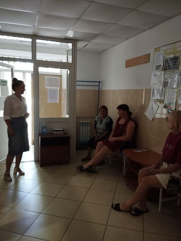 В поселке Привольное состоялся сход граждан, который провела заведующая Привольненским территориальным сектором Татьяна Лукьяненко