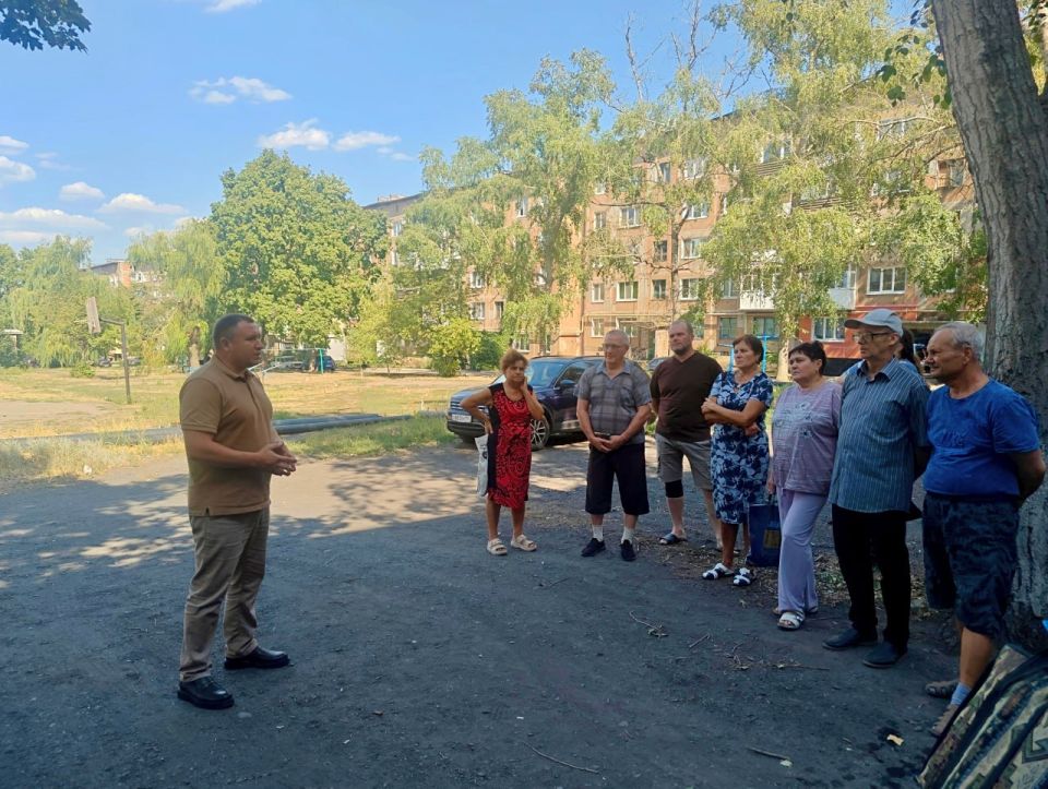 Сергей Ермаков: 21 августа провел встречу с жителями на улице Квитки 5а, посвященную вопросам развития территориального общественного самоуправления