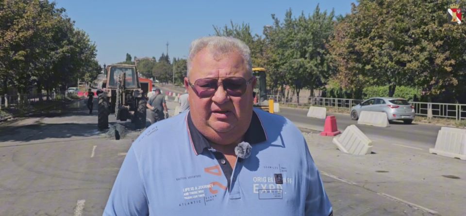 Игорь Мартынов: Сегодня выехал на проспект Металлургов, где сейчас работает бригада специалистов шефа-региона Ленинградской области