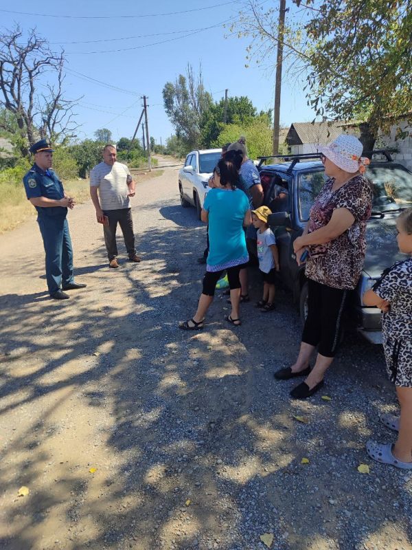 В селе Николаевка проведена встреча жителей с представителем Администрации Тельмановского муниципального - заместителем Главы Администрации округа, так же присутствовал и отвечал на вопросы пожарной безопасности...