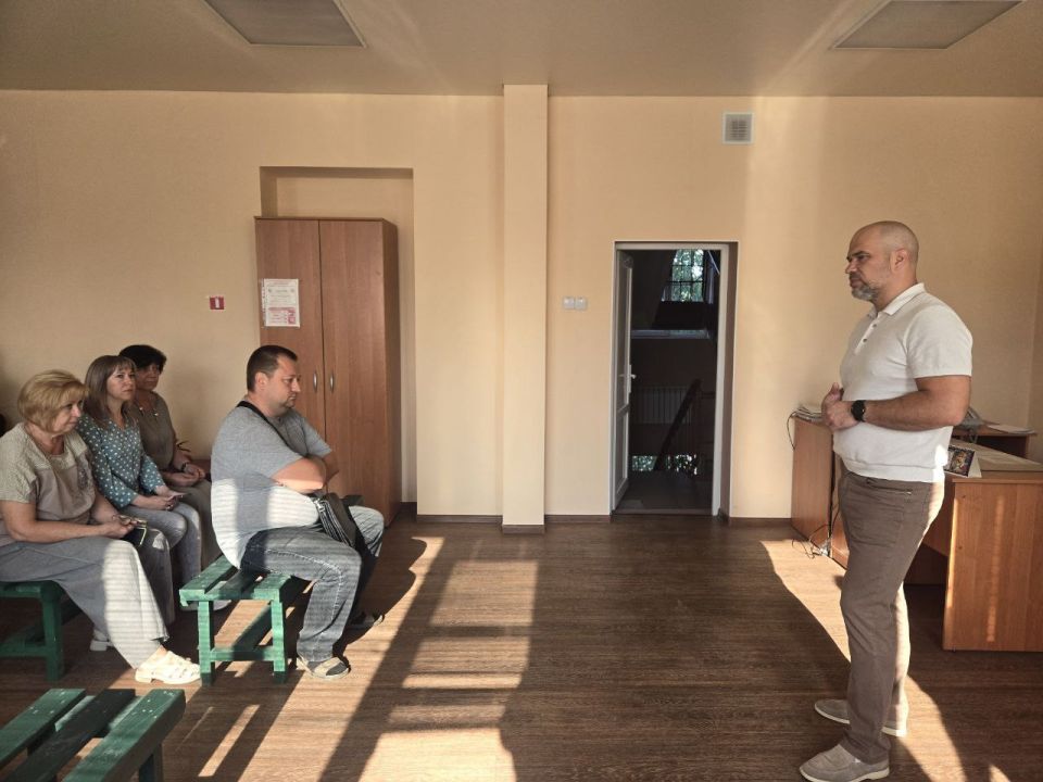 Сергей Желновач: Исполняя поручение Главы Донецкой Народной Республики Дениса Владимировича Пушилина о ведении постоянного диалога с людьми, сегодня, 21.08.2025г., встретился с трудовым коллективом Производственного...