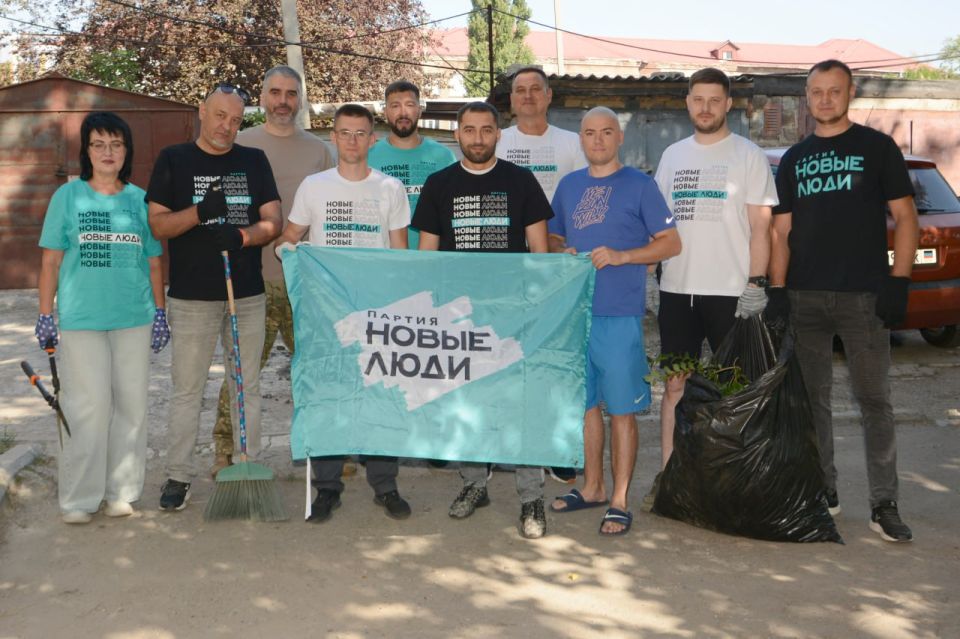 Алексей Дорофеев: Кто сказал, что для добрых дел нужен определённый день недели? Сегодня четверг, а у нас – самый настоящий, душевный субботник!