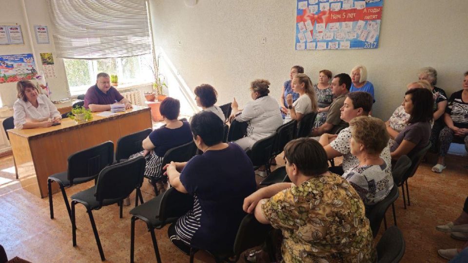 Жители Докучаевска обсудили наболевшие вопросы здравоохранения с главврачом горбольницы
