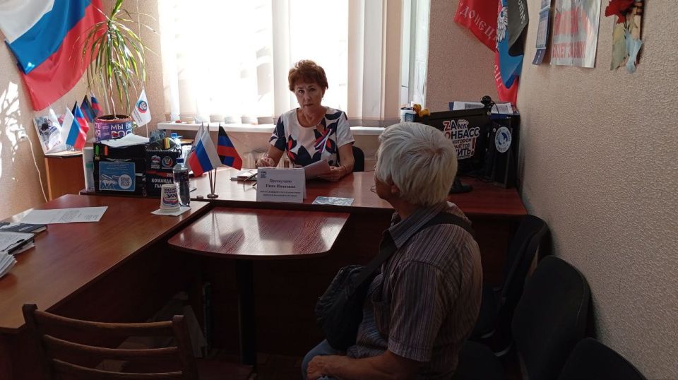 Василий Ткачук: Сегодня, 22 августа, депутаты Донецкого городского совета Донецкой Народной Республики Инна Преснухина и Евгений Куглер провели приёмы граждан в рамках работы общественной приёмной Всероссийской Политической...