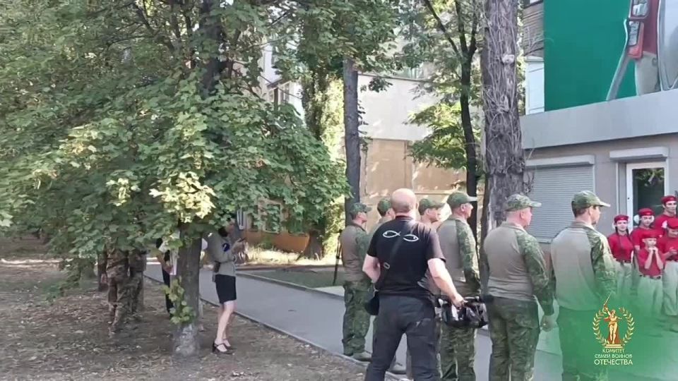 Состоялось открытие мурала о связи поколений защитников отечества с изображением Героя России