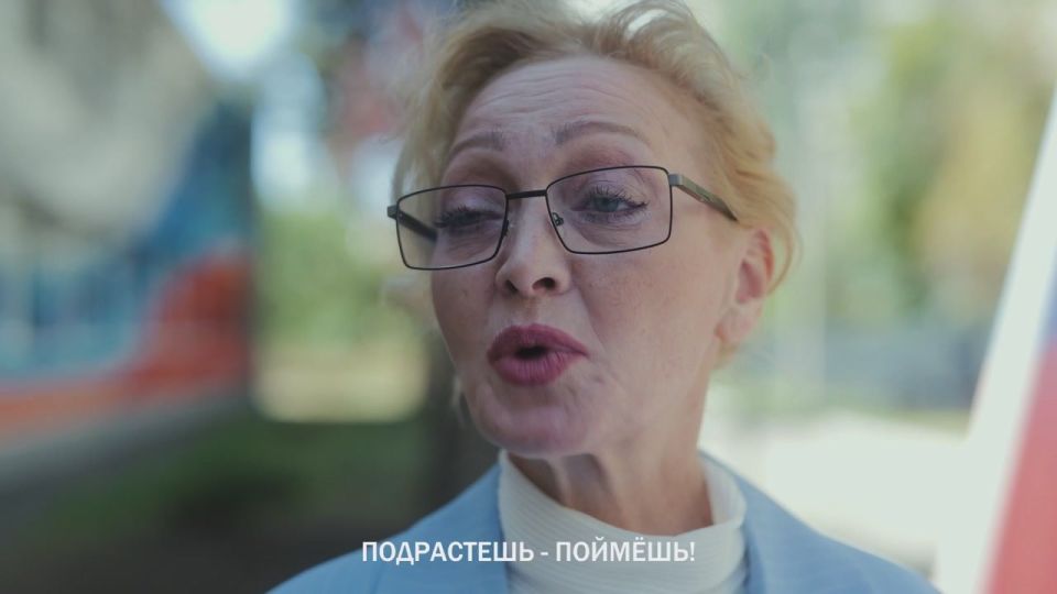 Кирилл Макаров: С Днём флага, Россия!