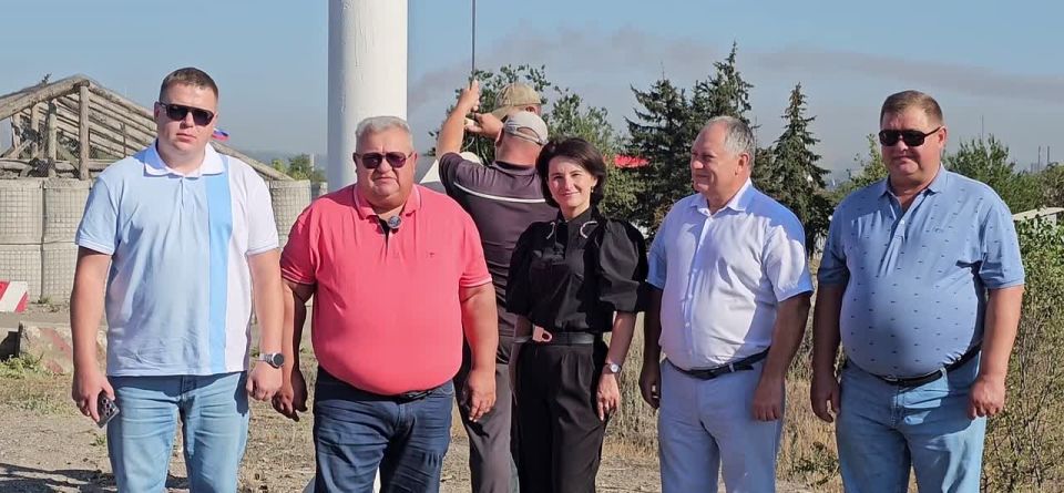 Игорь Мартынов: Торжественное поднятие флага Российской Федерации