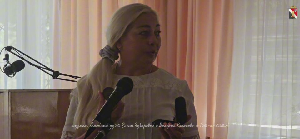 В рамках Партийного проекта "Женское движение" партии «Единая Россия» в городском округе Енакиево состоялся благотворительный концерт для военнослужащих СВО, проходящих лечение в госпитале